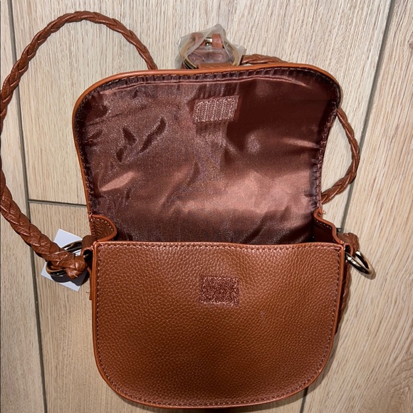NWT - Justice Elegant Brown Crossbody Bag - Picture 4 of 6